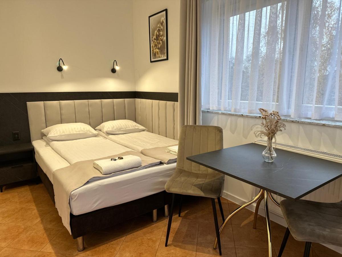Pensjonat Nad Jeziorem Powidz  Buitenkant foto