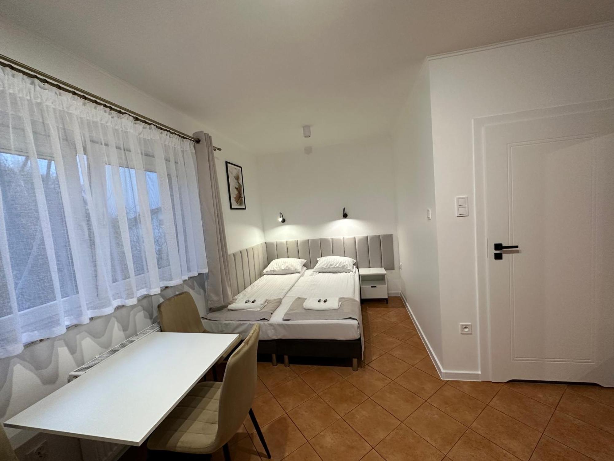 Pensjonat Nad Jeziorem Powidz  Buitenkant foto